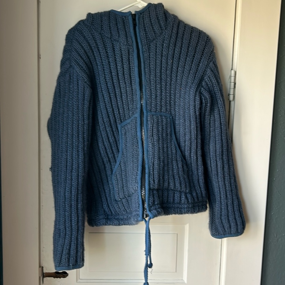 Yaks n Yett’s New Zealand wool hooded sweater